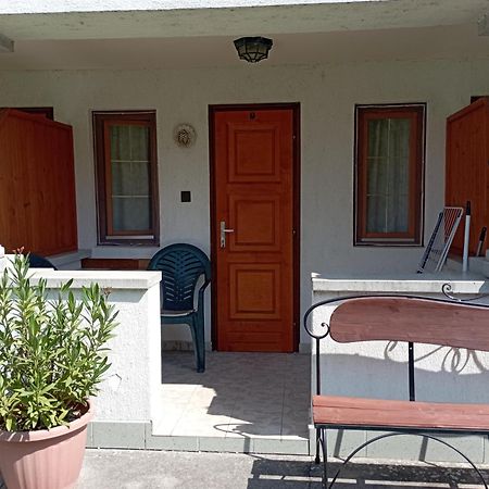 Villa Suzy Zamárdi Exteriör bild
